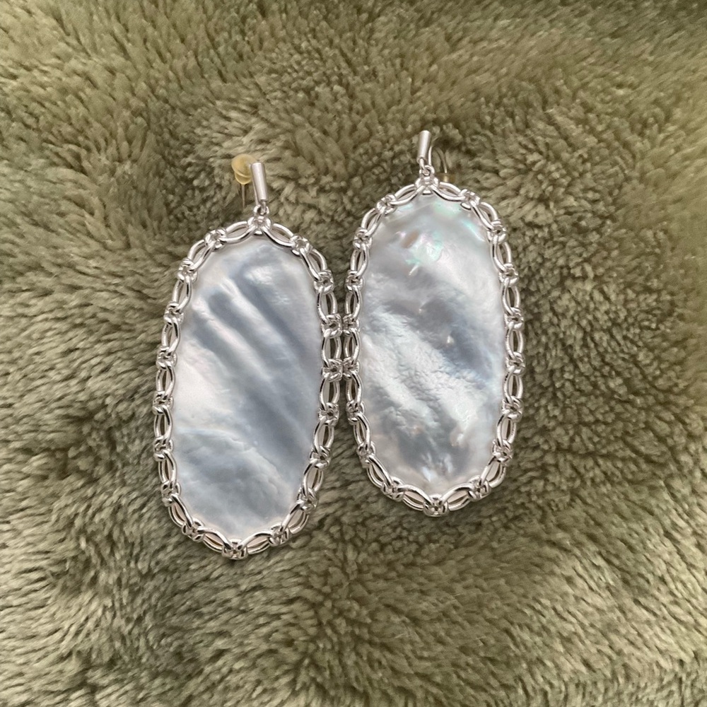 RARE Kendra Scott Deily Earrings with Mother-of-Pearl Stones